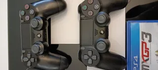 PS4 500GB + Auriculares y 3 juegos