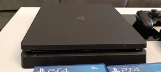 PS4 500GB + Auriculares y 3 juegos