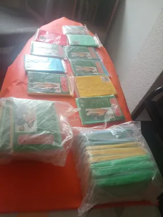 Ponchos de lluvia varios colores son 30 unidades