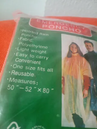 Ponchos de lluvia varios colores son 30 unidades
