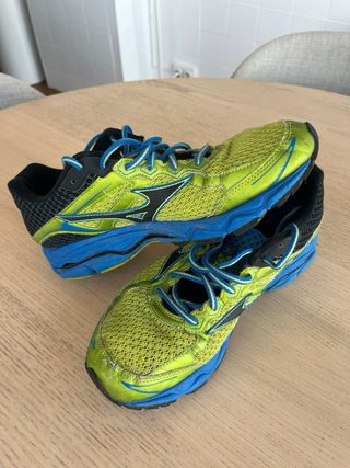 Zapatillas Mizuno Running Azul y Verde