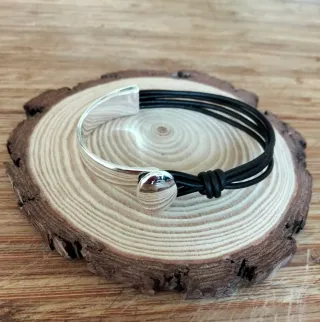 Pulsera estilo Uno de 50.