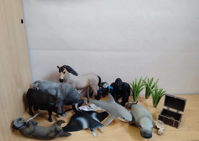 Figure di animali e piante Schleich