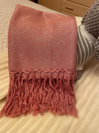 Pashmina rosa con flecos