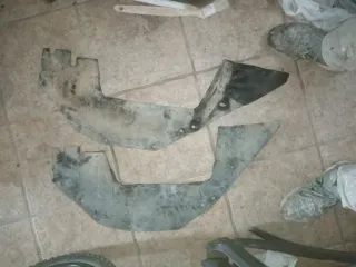 4 Plásticos Paso Rueda Delanteros