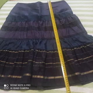 Falda de fiesta con volante.