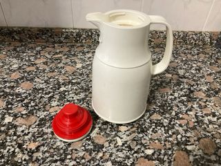 Jarra Termo Blanca líquidos calientes y fríos