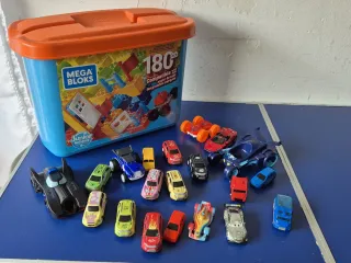 Lotto 20 Varie Macchine Giocattolo con Contenitore