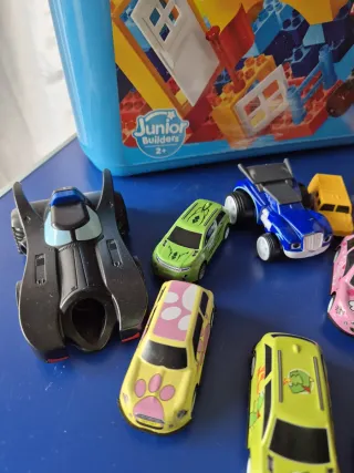 Lotto 20 Varie Macchine Giocattolo con Contenitore