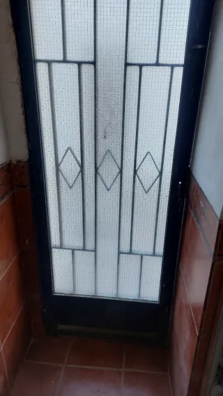 Puertas metálicas con rejas