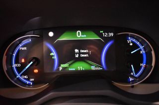 TOYOTA RAV4 2.5 HYBRID 220 H 2WD BUSINESS