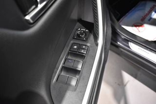 TOYOTA RAV4 2.5 HYBRID 220 H 2WD BUSINESS