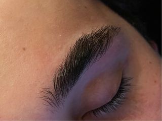 Uñas,extensiones de pestañas y cejas