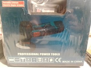 Mini radial con 2 baterías y caja