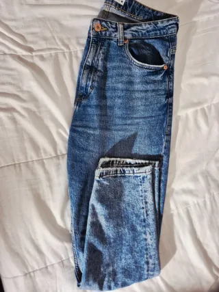 Jeans ZW Mom Fit Tiro Alto Rectos Zara Mujer