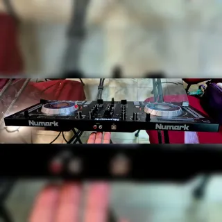 Numark Mixtrack Platinum