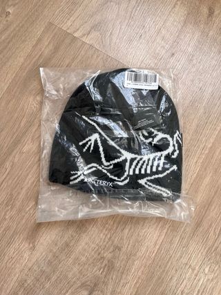 Gorro Arc'teryx Negro y Blanco