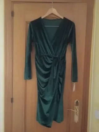 Vestido de fiesta nuevo  largo verde botella nuevo