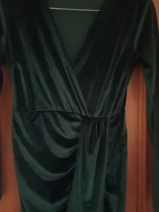 Vestido de fiesta nuevo  largo verde botella nuevo