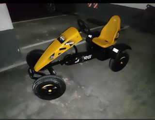 Kart adulto de pedales Berg amarillo
