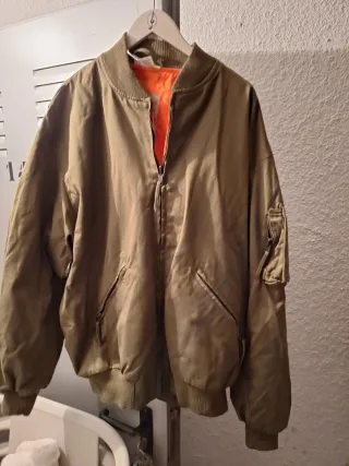 Cazadora piloto verde con forro naranja