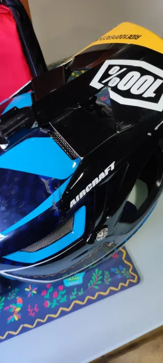 Casco 100% Aircraft Carbon