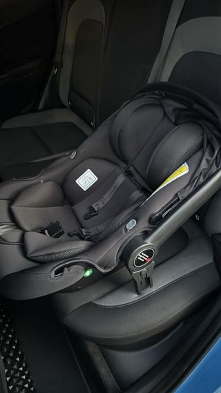 Carro de bebé negro