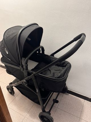 Carro de bebé negro