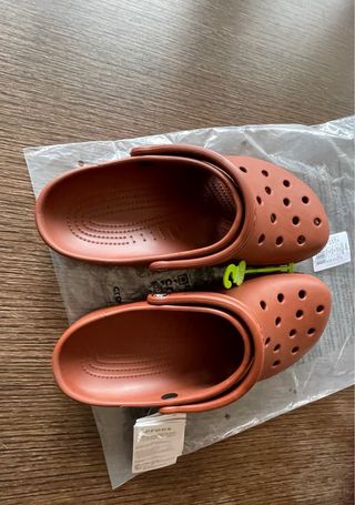 Zuecos Crocs Classic U-Color Rust Talla 42-43