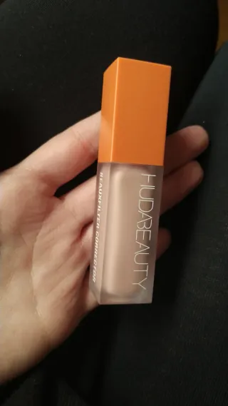 Pre corrector Huda Beauty Cherry Blossom
