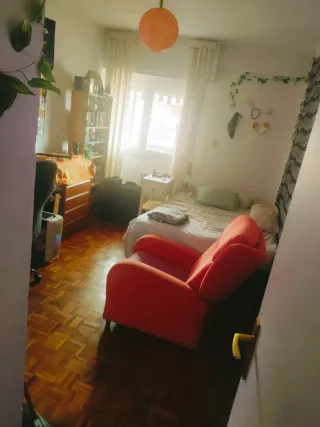 Gran habitación cerca de Renfe