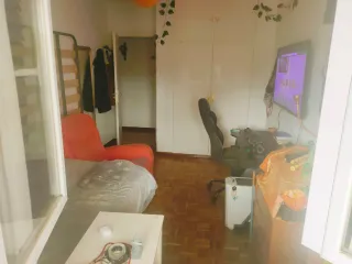 Gran habitación cerca de Renfe