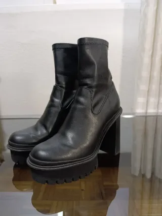 Botines Bershka negros tacón plataforma