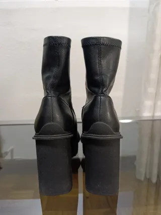 Botines Bershka negros tacón plataforma