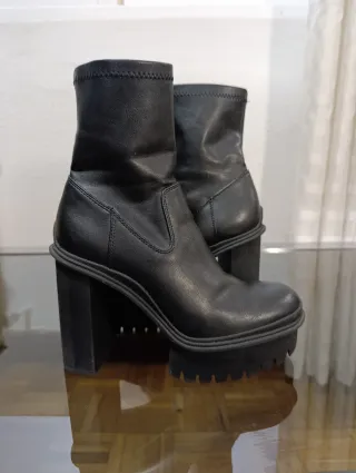 Botines Bershka negros tacón plataforma