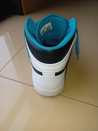 Zapatillas Jordan Altas Blancas y Azules