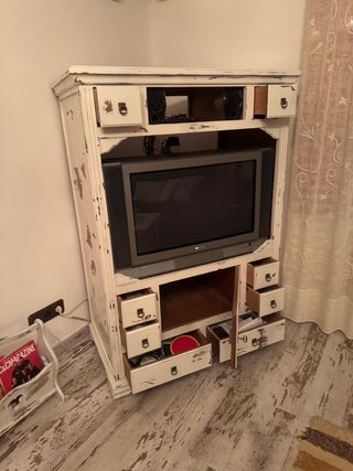 Mueble TV blanco con cristal y madera