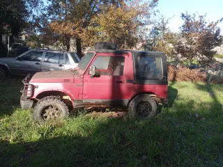 Suzuki Samurai Rojo