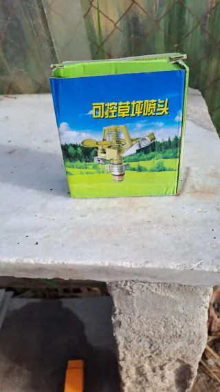 Trípode para aspersor metálico