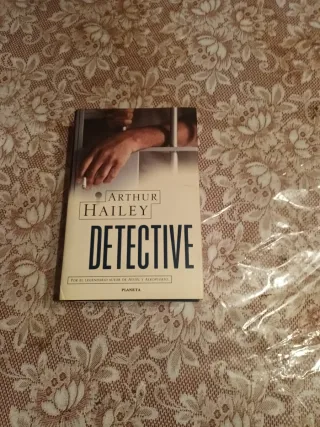 Detective - Arthur Hailey