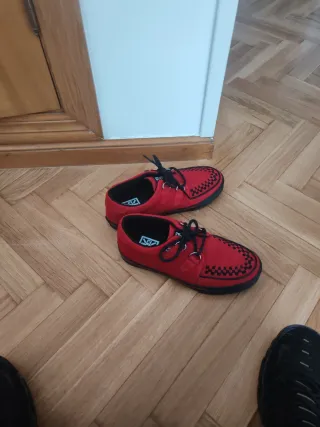 Zapatillas T.U.K. rojas talla 38