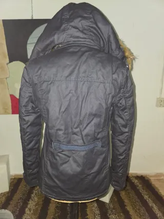 Abrigo negro mujer con capucha y pelo