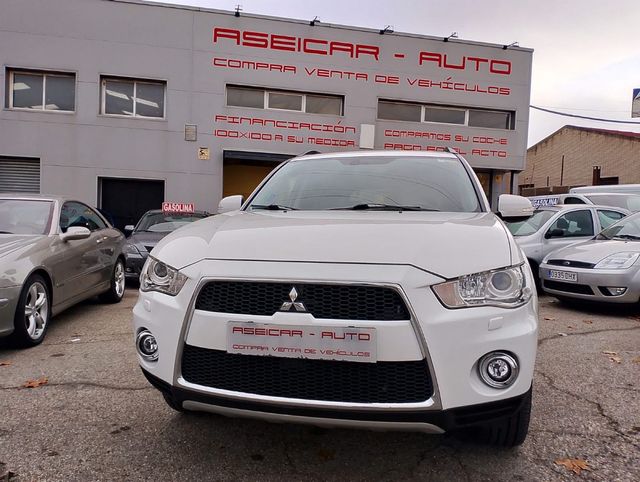 Mitsubishi Outlander 2012