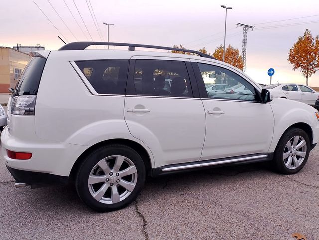 Mitsubishi Outlander 2012