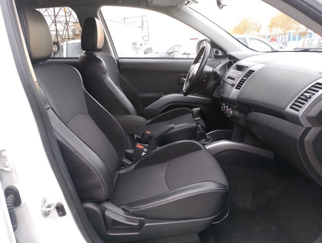 Mitsubishi Outlander 2012