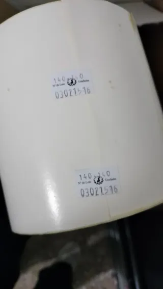 29 rollos de etiquetas para impresora industrial