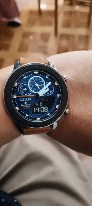 Reloj  muy divertido  Marrón y Plateado