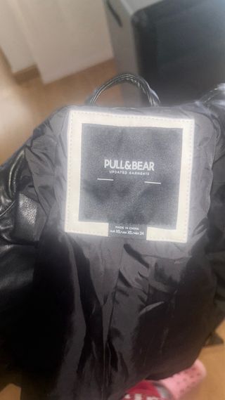 Chaqueta Cuero Pull&Bear Roja y Negra