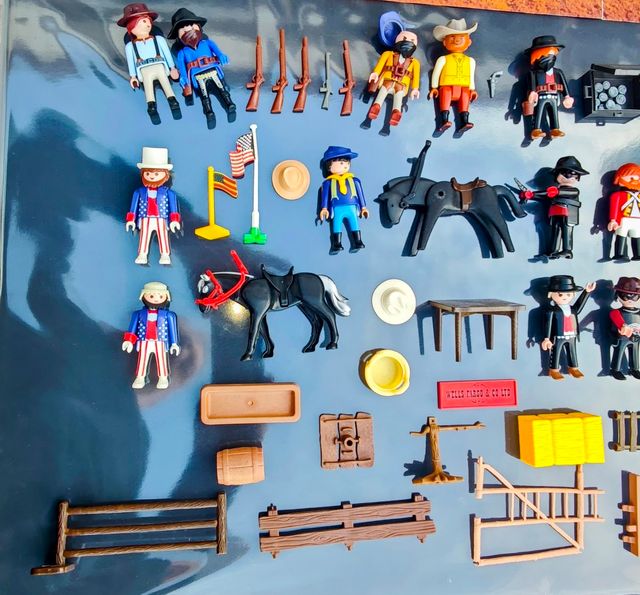 Playmobil Oeste: Cartel y Figuras