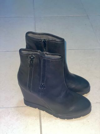 Stivali neri numero 39 con cerniera